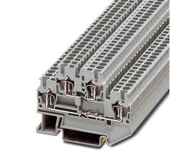 Tættere vinkel på Phoenix Contact STTB 2,5 etagefjederkraftklemme, der fremhæver de dobbelte etager og fjederklemmerne i grå plast.