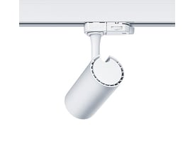 Thorneco LUCA 3-faset skinnespot i hvid, 15W, 3000K, 15° spredning, monteret på en hvid skinne i et minimalistisk design.