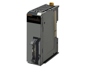 Omron NX-ID5142-5 modul med 16 digitale indgange, 24 VDC, vist fra siden med MIL20-stik port. Modulet er 30 mm bredt.