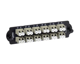 Lauritz Knudsen HD montageplade med 12 LC duplex multimode porte, beige adaptere og nummerering fra 13 til 24.
