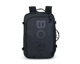 Sort Bjorn Borg Travel Backpack L på 35 liter med stort frontlogo, lynlåslomme og polstrede skulderstropper.