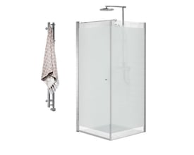 Vetro svingdør 69x200 cm med silkemat glas og justerbar aluprofil, vist med brusehoved og håndklædeholder.