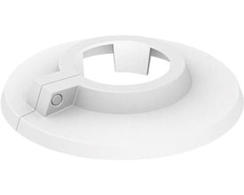 Hvid plastrosset til 15 mm rør, todelt med en diameter på 55 mm, vist isoleret på en lys baggrund.