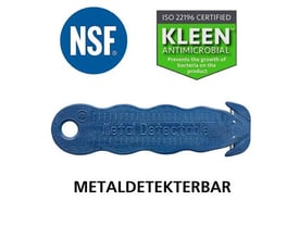 Klever NSF metaldetekterbar kniv i blå med "Metal Detectable" tekst, NSF og Kleen Antimicrobial logoer.