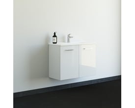 Dansani Mido mini møbelpakke med to låger og vask, hvid højglans, monteret på en lys væg i et moderne badeværelsesmiljø.