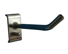 Maskinfabrikken Universal værktøjskrog i metal med 75mm længde og 6mm krogdiameter på hvid baggrund.