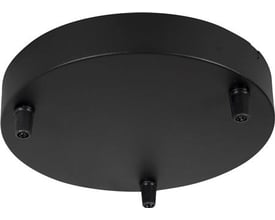 Sort, rund Hide-a-lite Baldakin ekstern III set nedefra med tre ophæng til pendelarmaturer.