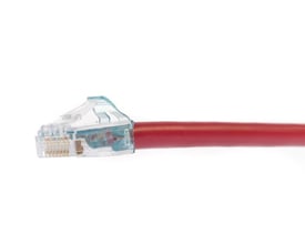 CommScope SYSTIMAX 360 GigaSPEED X10D patchkabel i Kategori 6A, 2,44m, rød LSZH med klar RJ45 stik.