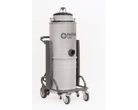Nilfisk industristøvsuger S3B L100 med hjul og håndtag, vist fra siden med hvid baggrund.