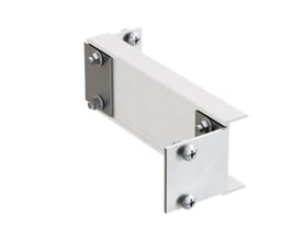 Wibe Mita reduktionsstykke LM100, 300 mm, lavet af PC1 materiale med fastgørelsesbeslag og bolte.