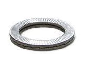 En enkelt Nord-Lock® 4 mm SMO 254 sikringsskive fremstillet i rustfrit stål med kileformet låsemekanisme, vist på hvid baggrund.