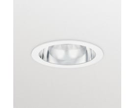 Philips GreenSpace Downlight DN470B, et hvidt 200mm polycarbonat indbygningsspot, monteret i et hvidt loftpanel med reflekterende inderside.