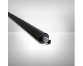 Armacell AF/Armaflex cellegummislange til køl med 17 mm isolering omkring et metalrør, set skråt fra enden.