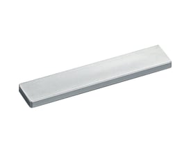 Geberit Group magnetholder i børstet aluminium, 100x20x5mm, med selvklæbende bagside for nem montering.