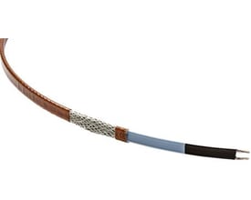 Raychem 20QTVR2-CT selvregulerende varmekabel med brun flourpolymer kappe og sølvflettet skærm.