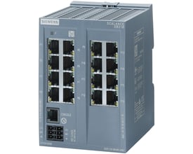 Siemens SCALANCE XB216 industriel Ethernet-switch med 16x 10/100 Mbit/s RJ45 porte og 1x konsolport vist i skrå vinkel.