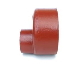 Preis & Co SML reduktionsrør i støbejern, 150x100 mm, vist fra siden med en rustrød overflade.