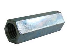 El galvaniseret 6-kantet gevindmuffe M8x25, med synlige gevind i den ene ende og blank metaloverflade.