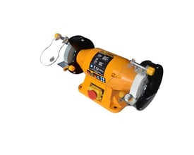Ironside bænksliber 150 på 230 V og 520 W med to slibeskiver, øjenværn og rødt nødstop.