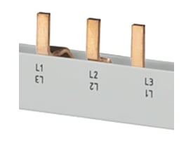 Detaljebillede af Siemens PIN samleskinnen, der viser de fire kobberstifter og de tydelige fasebetegnelser L1, L2 og L3.