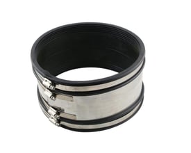 Uni-Seals Hofor kobling til rør mellem 190 og 215 mm, med tre rustfri stålklemmer og sort gummimateriale.