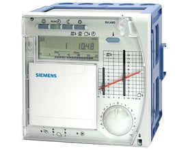 Siemens RVL480 varmeregulator til et varmekredsløb eller fyrregulering med tydelig skærm og betjeningsknapper.