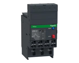 Detaljeret vinkel af Schneider Electric TeSys D termorelæ LRD073, der viser indstillingsskiven fra 1,6 til 2,5A og mærkningsdetaljer.