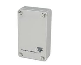 Carlo Gavazzi portkontroller WSM2BA2D24 i gråt, rektangulært kabinet med fire synlige skruer på fronten.
