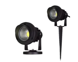 Sort Finish 11W LED havelampe med spyd vist fra siden og med en anden lampe med spyd i baggrunden.