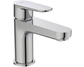 Ideal Standard Cerafine O håndvaskarmatur i krom set skråt forfra med ét greb og flad, afrundet tud.