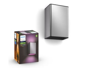 Philips Hue Resonate udendørs væglampe i børstet aluminium ses forfra med den farverige produktemballage ved siden af.