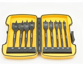 Ironside spadeborsæt med ni sorte bor i åbent gult etui, mærket med størrelser fra 12 til 32 mm.