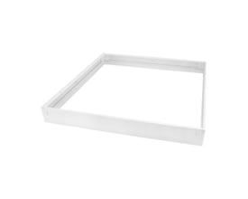 Hvid SpectrumLED aluminiumsramme til 60x60 LED-panel, set skråt ovenfra med den åbne midte synlig.
