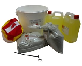 S. F. L International rotte-stop-prop™ 150 mm komplet sæt med blandingsspand, poser med pulver og gule dunk med væske.