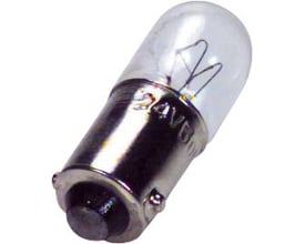 Kerger glødelampe med BA9S sokkel, 3W og 24V, viser den kompakte størrelse og metalfatning med 24V indgraveret.