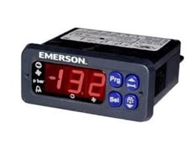 Display og betjeningspanel ECD-002 med 24 V strømforsyning, Emerson-logo, rødt taldisplay og blå betjeningsknapper.