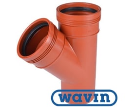 Wavin Grenrør glat PP 45° med mål Ø160 x Ø160 mm, vist med en orangebrun farve og sort gummipakning.