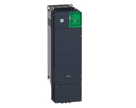Detaljeret billede af Schneider Electric Frekvensomformer ATV340 med fokus på sideprofil, viser køleelement og monteringsdetaljer.