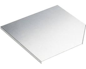 Schneider Electric låg til 90° hjørne, 500 mm, med FZS finish i blankt metal.