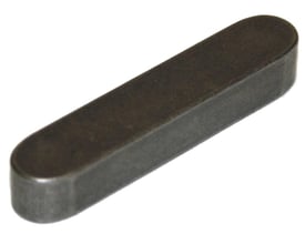 Pasfeder DIN 6885a, 3 x 3 x 25 mm, en metal komponent med afrundede ender på hvid baggrund.