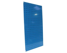 Maskinfabrikken Universal hulplade/værktøjstavle, 880x440mm, i blå RAL5015 med firkantede huller på hvid baggrund.