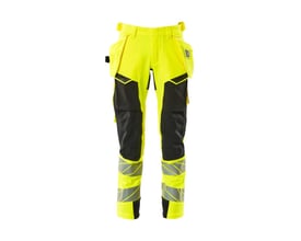 Mascot Accelerate Safe bukser i hi-vis gul og sort med reflekterende detaljer og hængelommer på hvid baggrund.