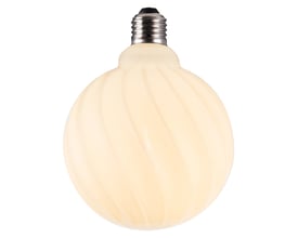 Halo Design COLORS Twist Opal LED lyskilde, Ø125mm med snoet opalglas og E27 sokkel, 7W.