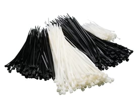 Sortiment af sorte og hvide kabelbindere, 9x780 mm, fremstillet af vejrbestandigt Polyamid 6.6.