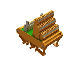 Weidmüller interface-modul med 34 tilslutninger, orange terminalrækker og grøn bund set skråt forfra.