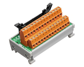Weidmüller interface-modul med 40 positioner, orange terminalrækker og sort stik i gråt hus, set skråt ovenfra.