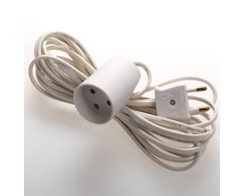 Detaljebillede af hvid 5 meter E-line forlængerledning, viser H03VVH2-F 2x0,75 mm² kabel og stik.