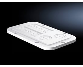 Perspektivbillede af Rittal Plastflange AX størrelse 2, med metriske markeringer på mørk baggrund.