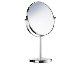 Beslagsboden forkromet sminkespejl med 170 mm diameter og 150 mm dybde, stående på en rund fod.