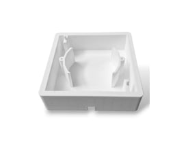 LightSolutions vægholder til Shelly Wall Display, hvid, set fra skrå vinkel med fokus på indvendige monteringsdetaljer.